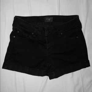 High Waisted Black Jean Shorts in 0/24